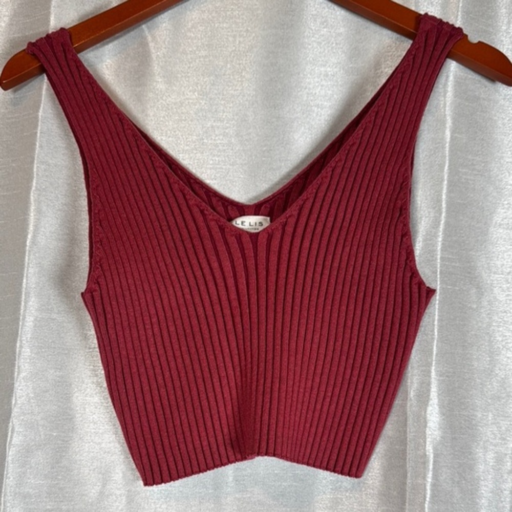 Le Lis Red Ribbed Crop Tank Top size medium